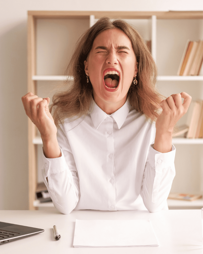 mujer-estresada-como-gestionar-las-emociones-joyfulminds